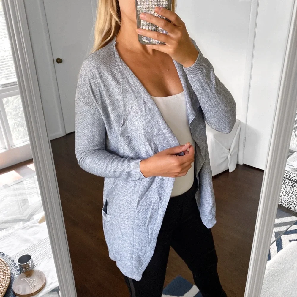 🐑 MANGO GREY KNIT CARDIGAN SWEATER!